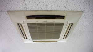 天井埋込型(４方向)業務用エアコン