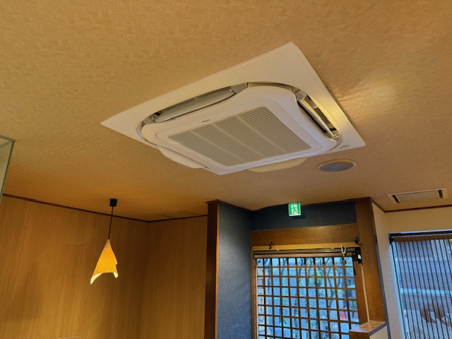 【神戸市 飲食店】業務用エアコン工事