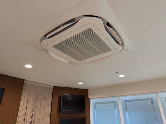 【神戸市 クリニック】業務用エアコン工事