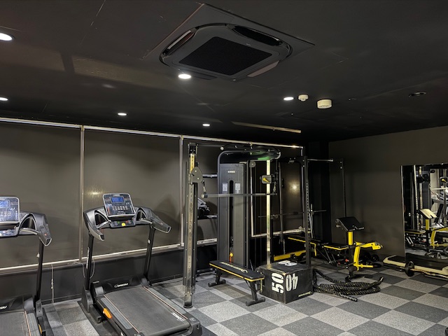 【神戸市　パーソナルジム】業務用エアコン取替工事(ダイキン)