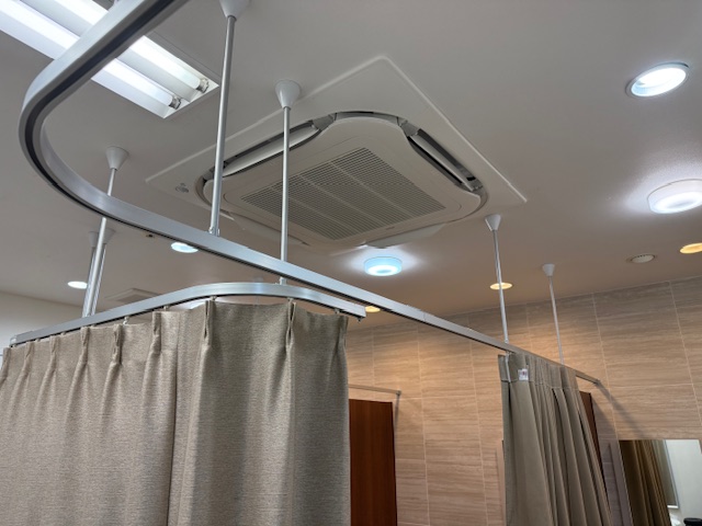 【神戸市 クリニック】業務用エアコン取替工事 クレーン不要で迅速対応(ダイキン)