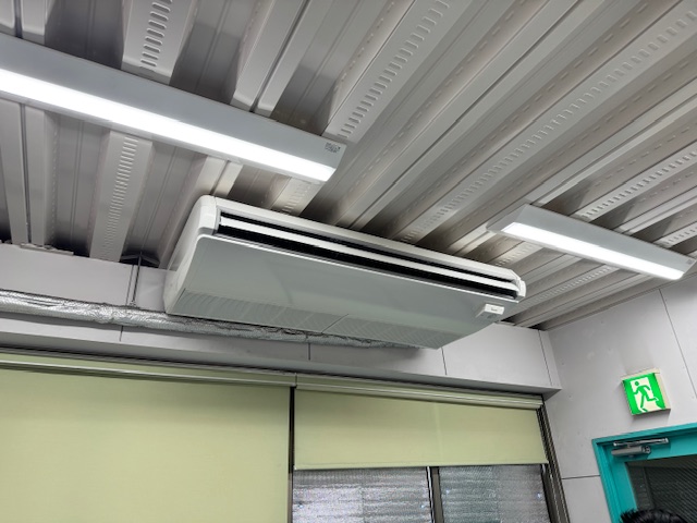 【神戸市 工場】ダイキン製5馬力・天吊り形業務用エアコン取替工事