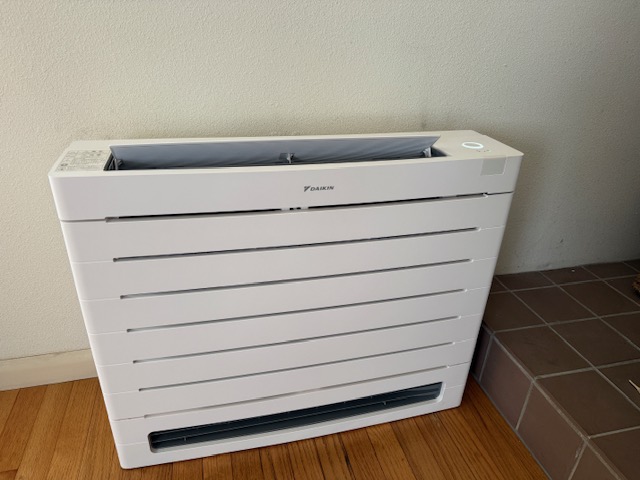 【神戸市 戸建て】ダイキン「うるさら」床置形5.6kW取替工事|隠ぺい配管・加湿ホースも交換